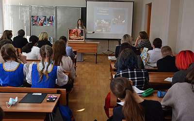 Школьники города Омска представили творческие проекты на факультете искусств ОмГПУ