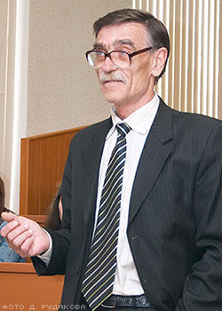 Виктор Иванович Сидоренко, главный редактор газеты Ihre Zeitung («Ваша газета»), Азовский район