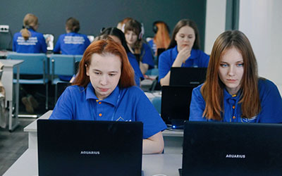 Студенты Омского государственного педагогического университета наблюдают за порядком проведения государственной итоговой аттестации