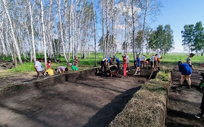 Раскопки кургана в Горьковском районе