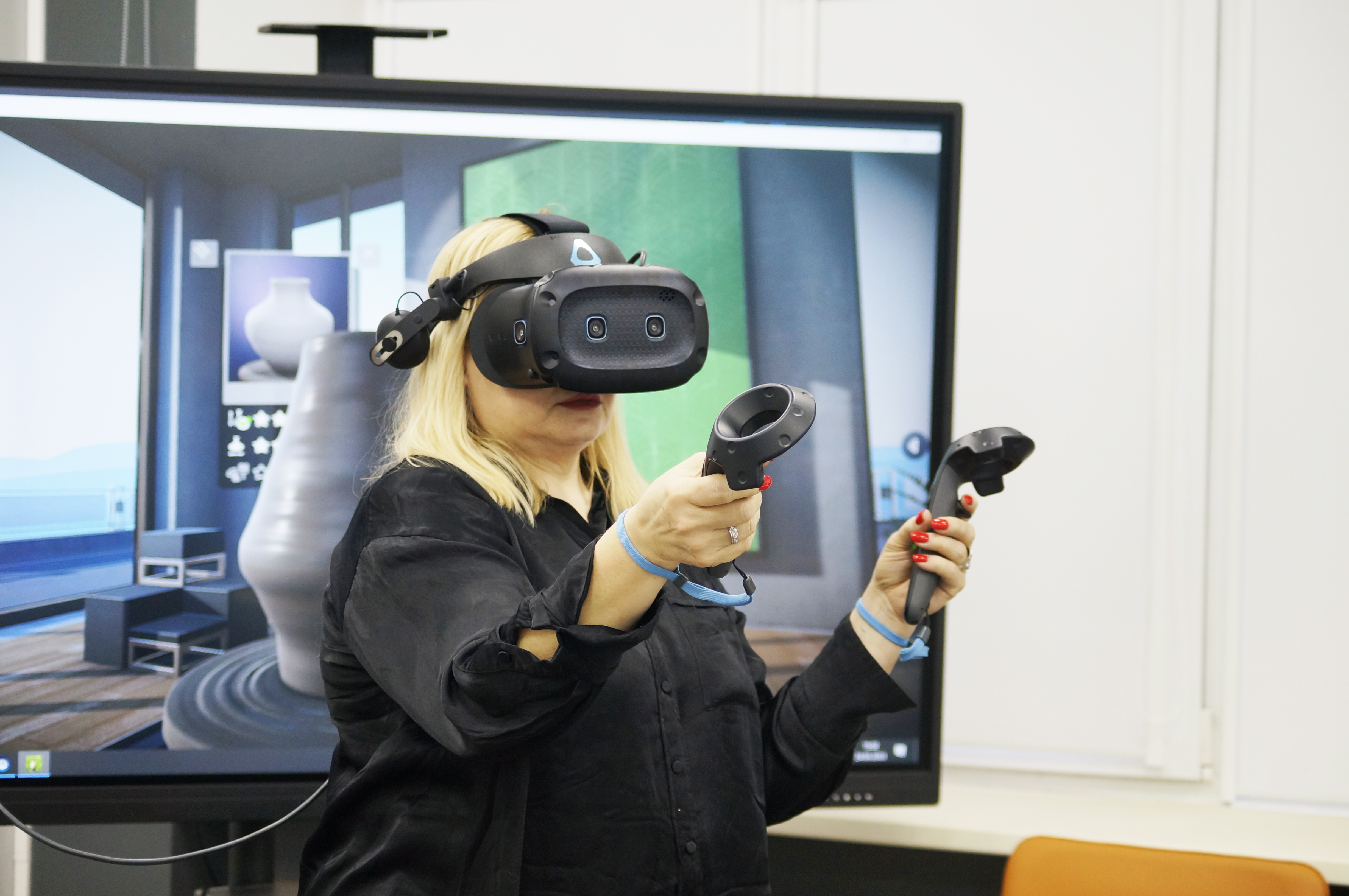 Vr класс. Виды устройств виртуальной реальности. Виртуальная реальность 2023. А4 24 часа в виртуальной реальности. Виртуальная реальность современные образцы.