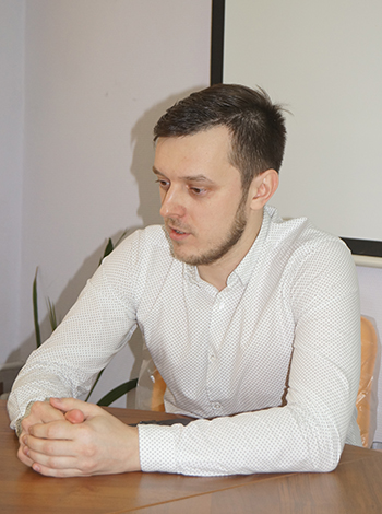 Антон Парахин на занятии Телеакадемии