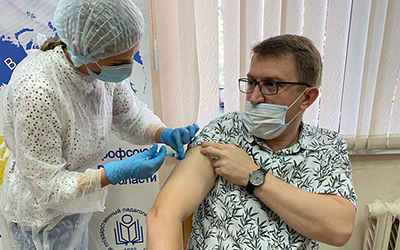 В ОмГПУ проходит вакцинация от коронавирусной инфекции