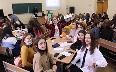 На факультете иностранных языков провели олимпиаду по латинскому языку