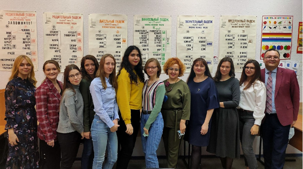 Преподаватели кафедры с выпускниками курсов профессиональной подготовки