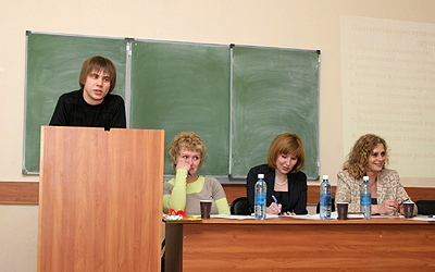Президентский стипендиат Максим Адаменко выступает на научной конференции