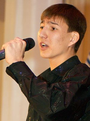 Дмитрий Малахов, солист ансамбля «Овация»