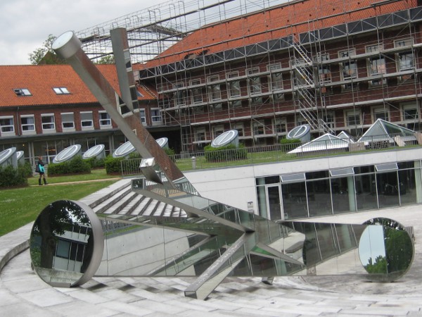 Вход в Библиотеку Датского педагогического университета в Копенгагене