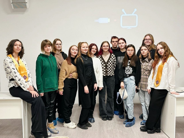 Омские школьники познакомились с двумя факультетами ОмГПУ в молодежном пространстве «Место 8.20»