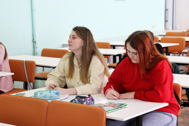 Студенты ОмГПУ занимаются в современной лаборатории методики обучения географии