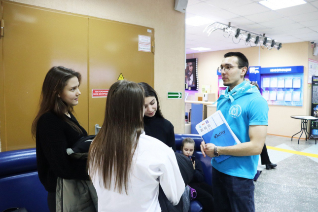 Студенты ОмГПУ на профориентационной ярмарке в Ноябрьске
