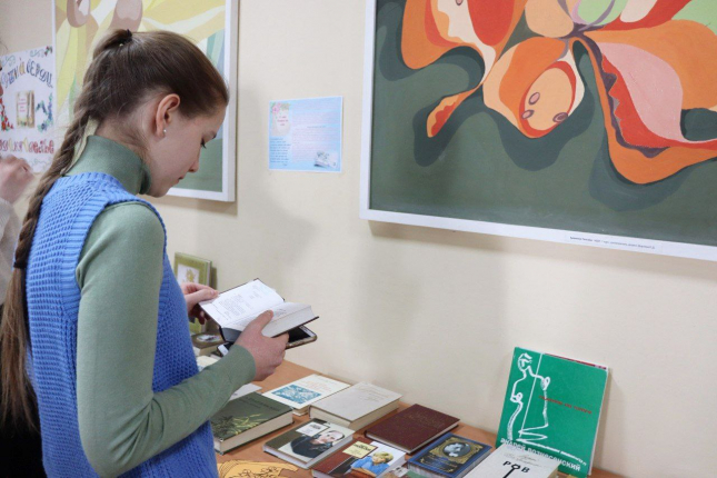 В ОмГПУ открылась книжная выставка