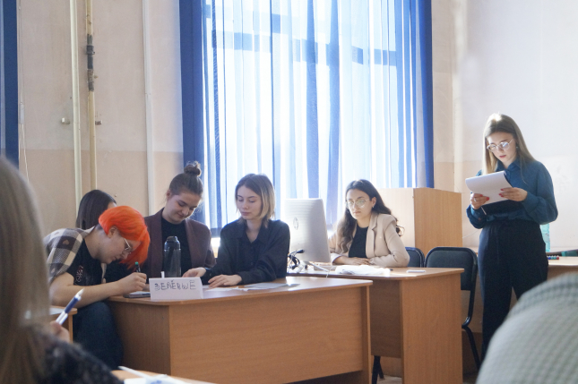 Накануне в корпусе ОмГПУ на Партизанской прошла межфакультетская интеллектуальная игра «Специальная лексика для всех»
