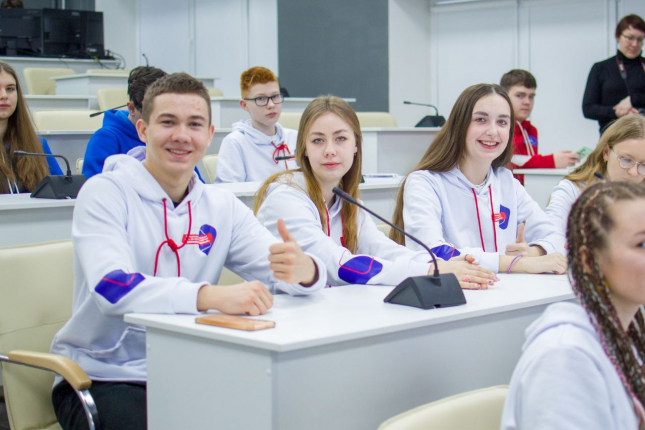 На весенние каникулы в Омск приехали 18 школьников из Екатеринбурга, Мурманска, Твери и Южно-Сахалинска