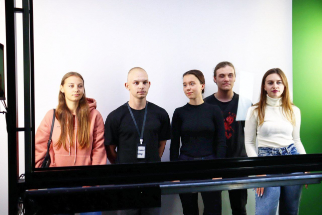 Школьники из Стаханова побывали на экскурсии в кванториуме и технопарке ОмГПУ