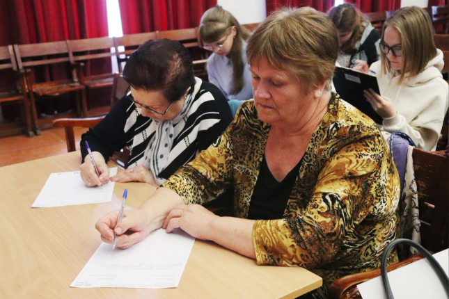 Более 200 омичей стали участниками Международного дня грамотности в ОмГПУ